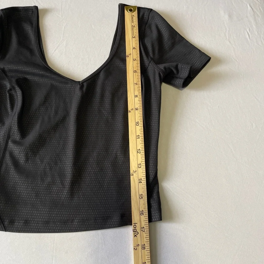 Lululemon Align V-Neck Short Sleeve Tee Shirt Size 2 Black LW3FZNS Yoga Crop Top